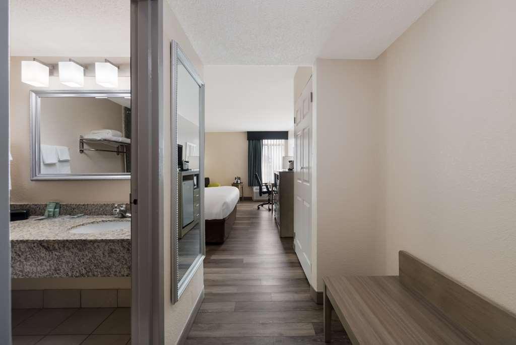 Best Western Hampton Coliseum Inn Стая снимка
