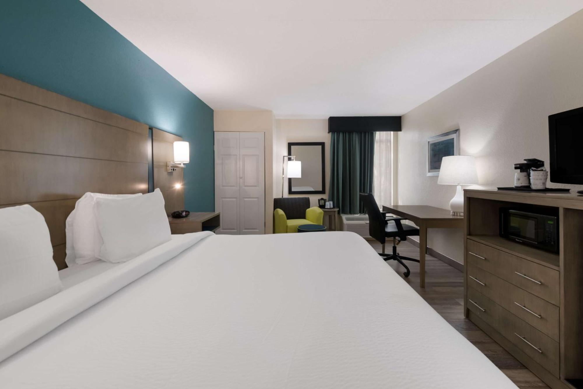 Best Western Hampton Coliseum Inn Екстериор снимка